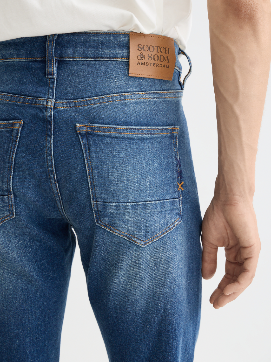 Essentials —  Skim skinny jeans — Classic Blue