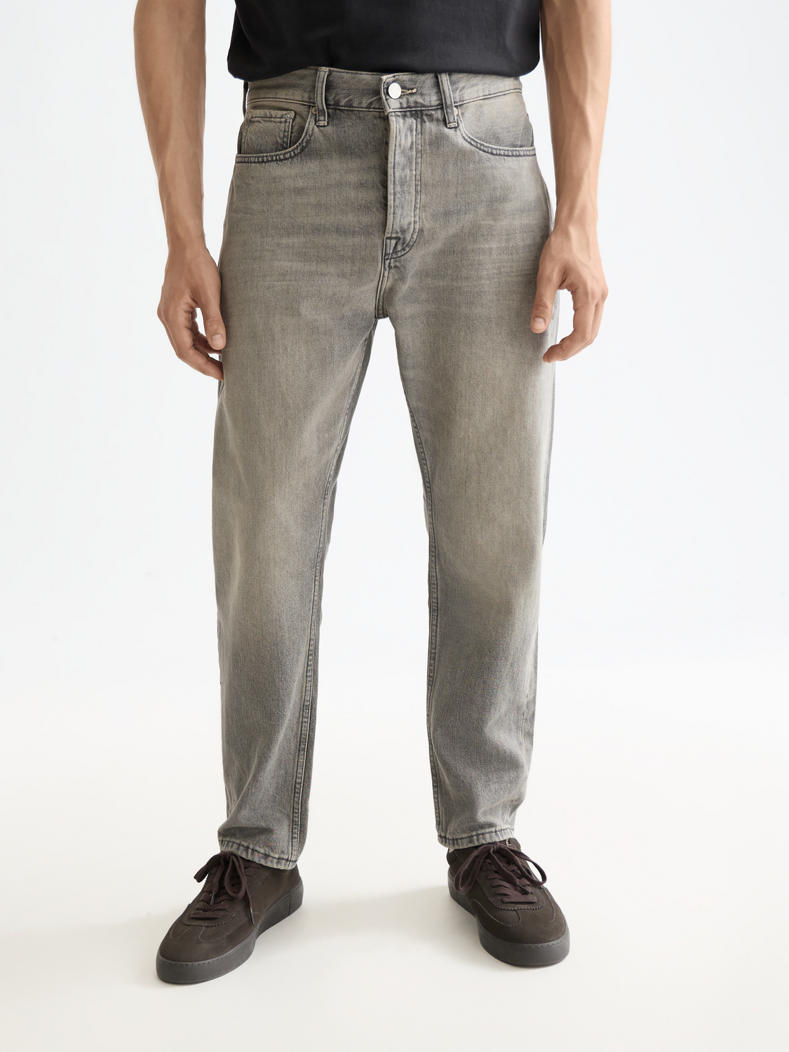 Essentials —  Dean loose tapered jeans — Grey Road