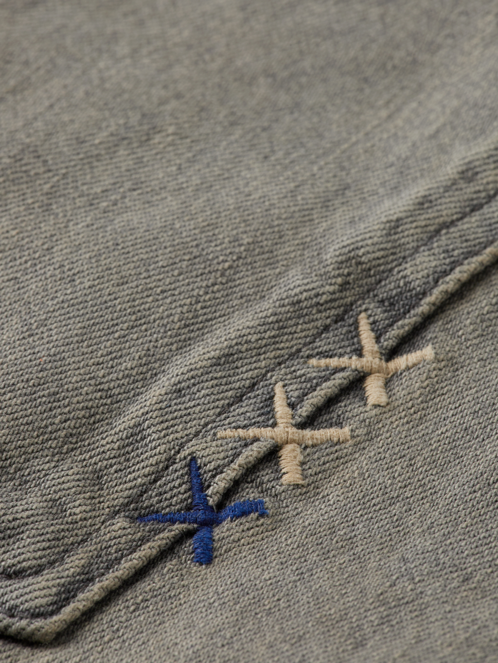 Essentials —  Dean loose tapered jeans — Grey Road
