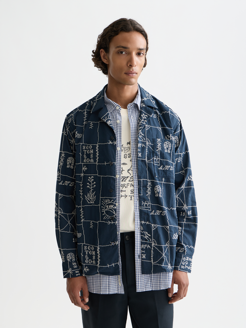 Chemise entièrement brodée