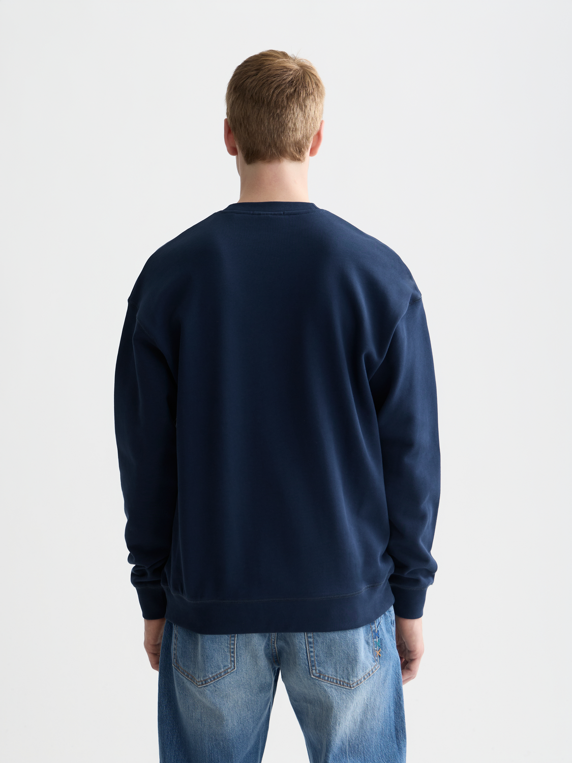 Lockeres Sweatshirt mit saisonalem Core-Logo auf der Brust