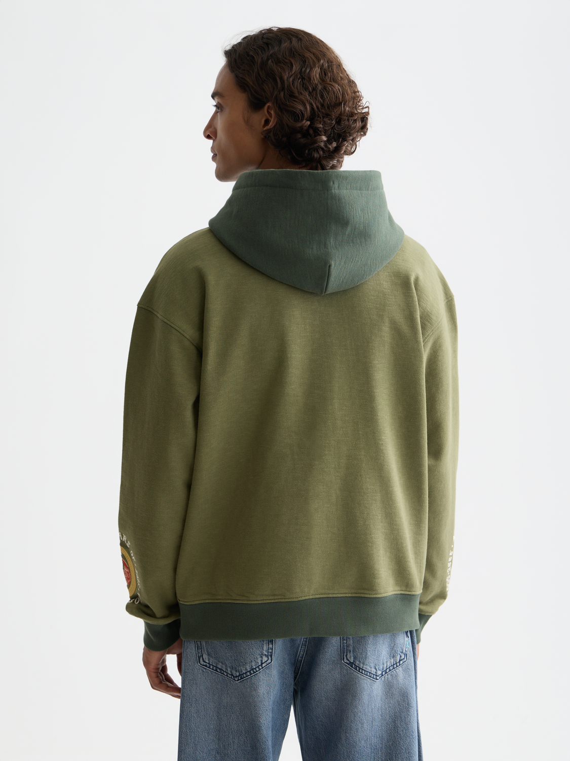 Der Relaxed-Fit Hoodie mit 40 Jahre Jubiläum Stickerei