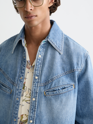 Jeanshemd mit Western-Details