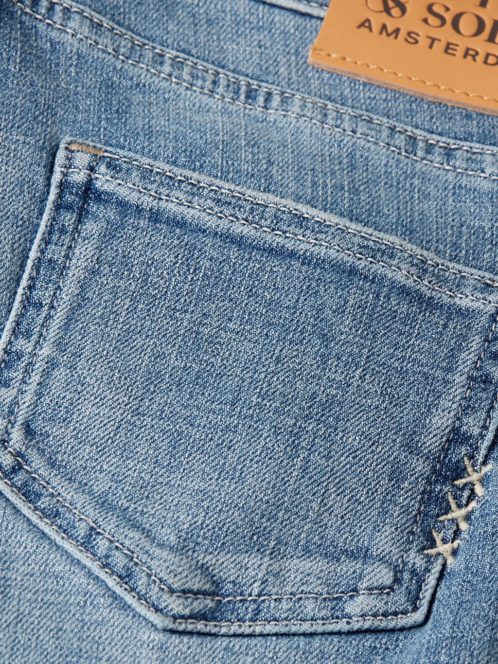 Die Charm Classic Schlagjeans
