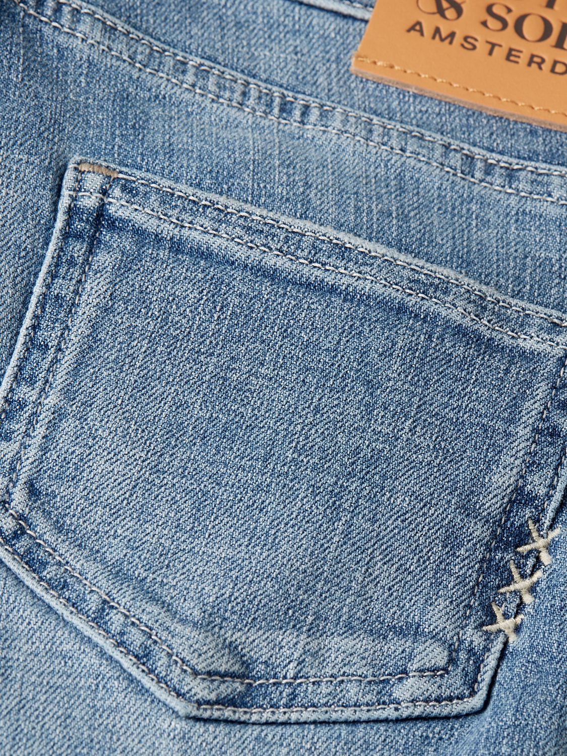 Die Charm Classic Schlagjeans