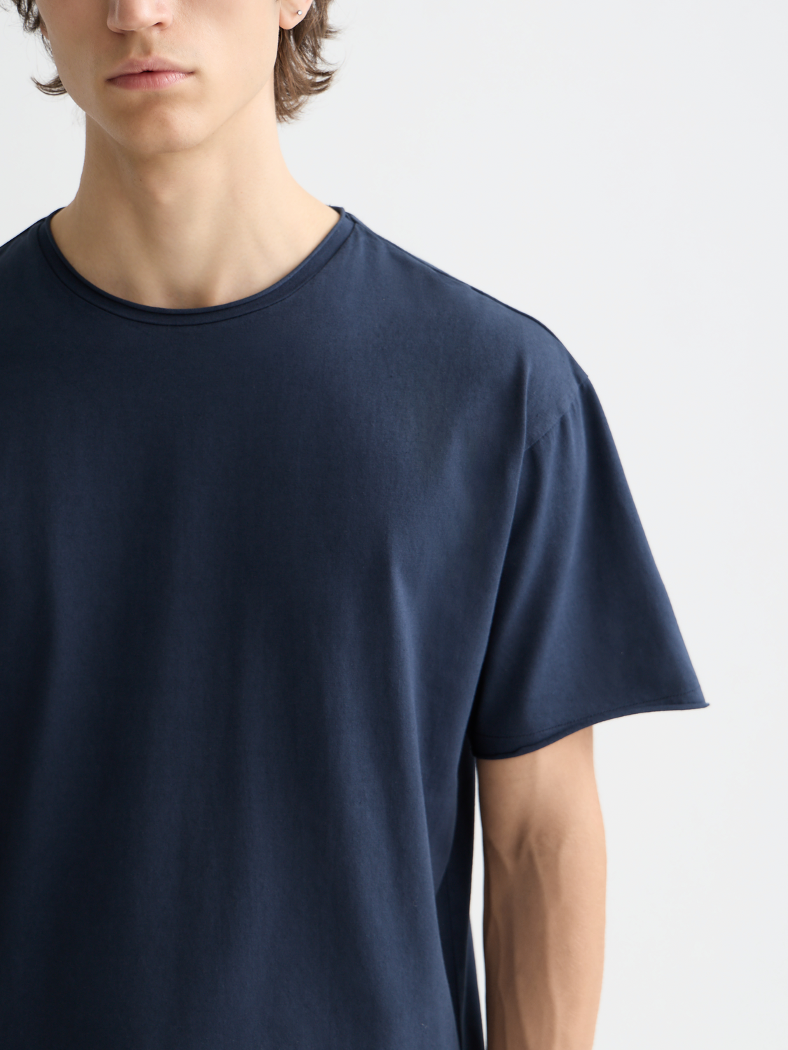 T-shirt teint en pièce coupe décontractée Essentials à bords francs