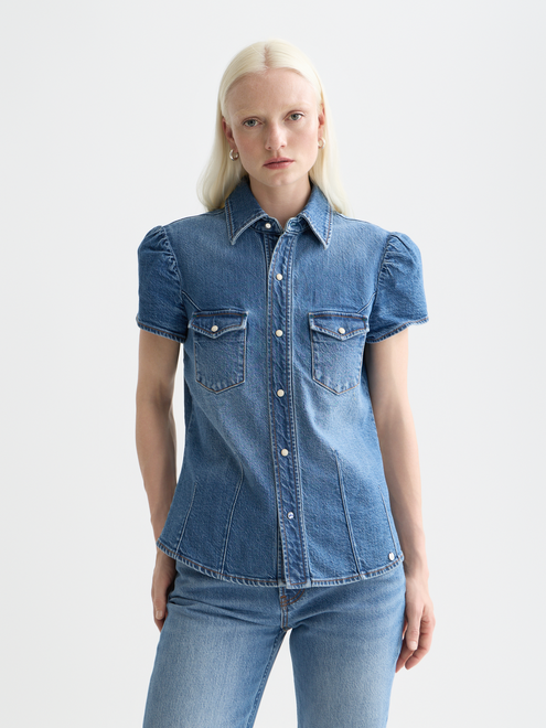 Chemise en jean ajustée à manches courtes