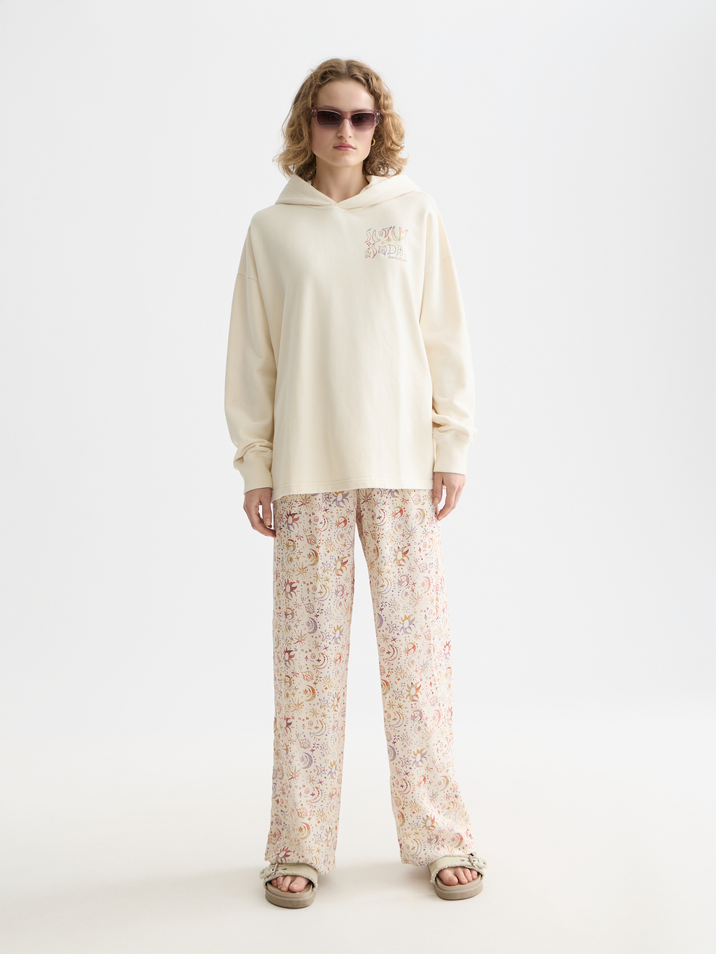 Kapuzenpullover mit Used-Look-Artwork