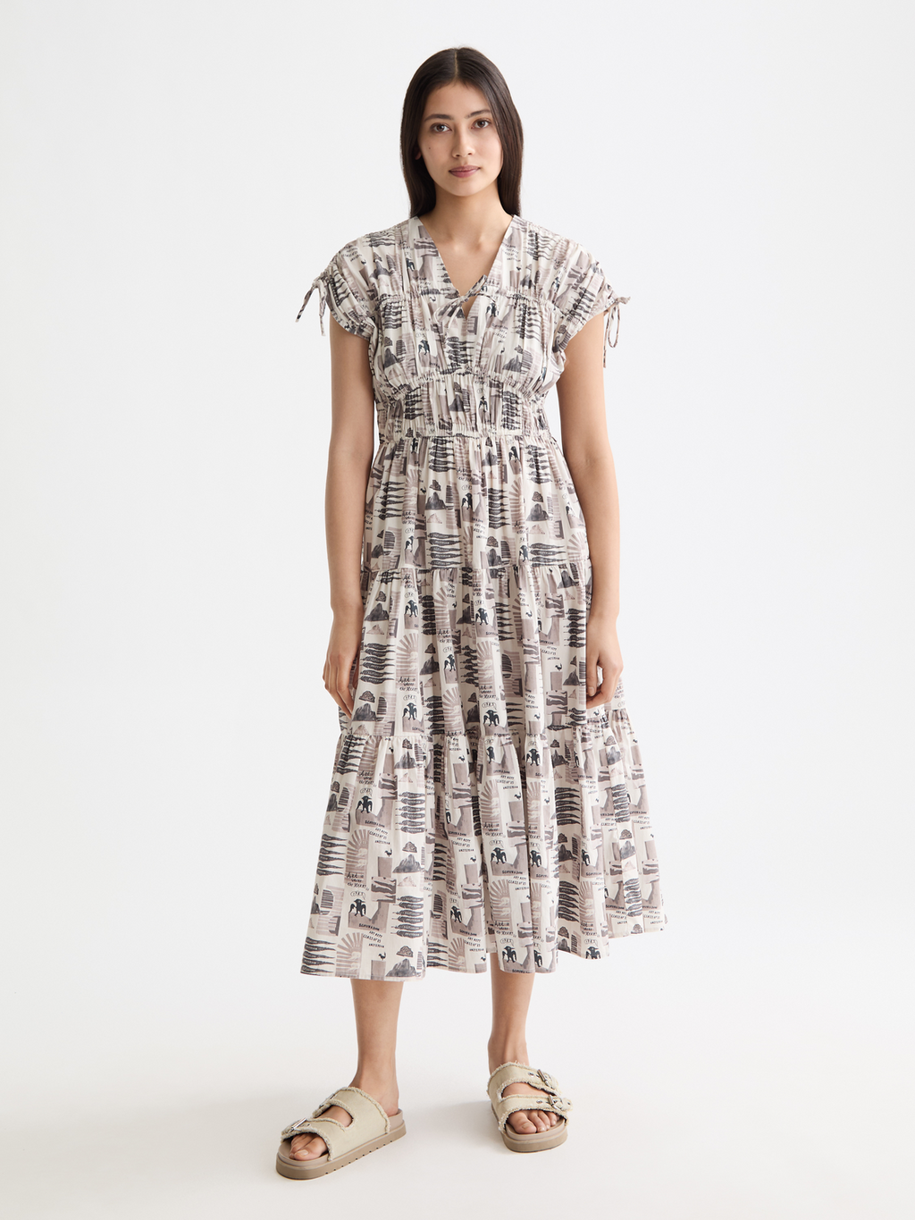Robe midi froncée avec détails noués