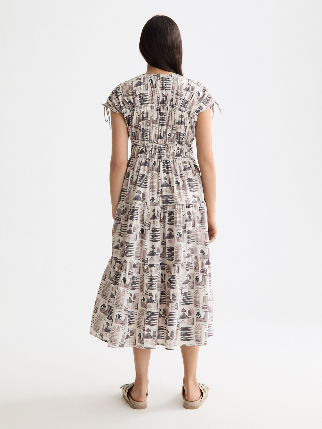Robe midi froncée avec détails noués