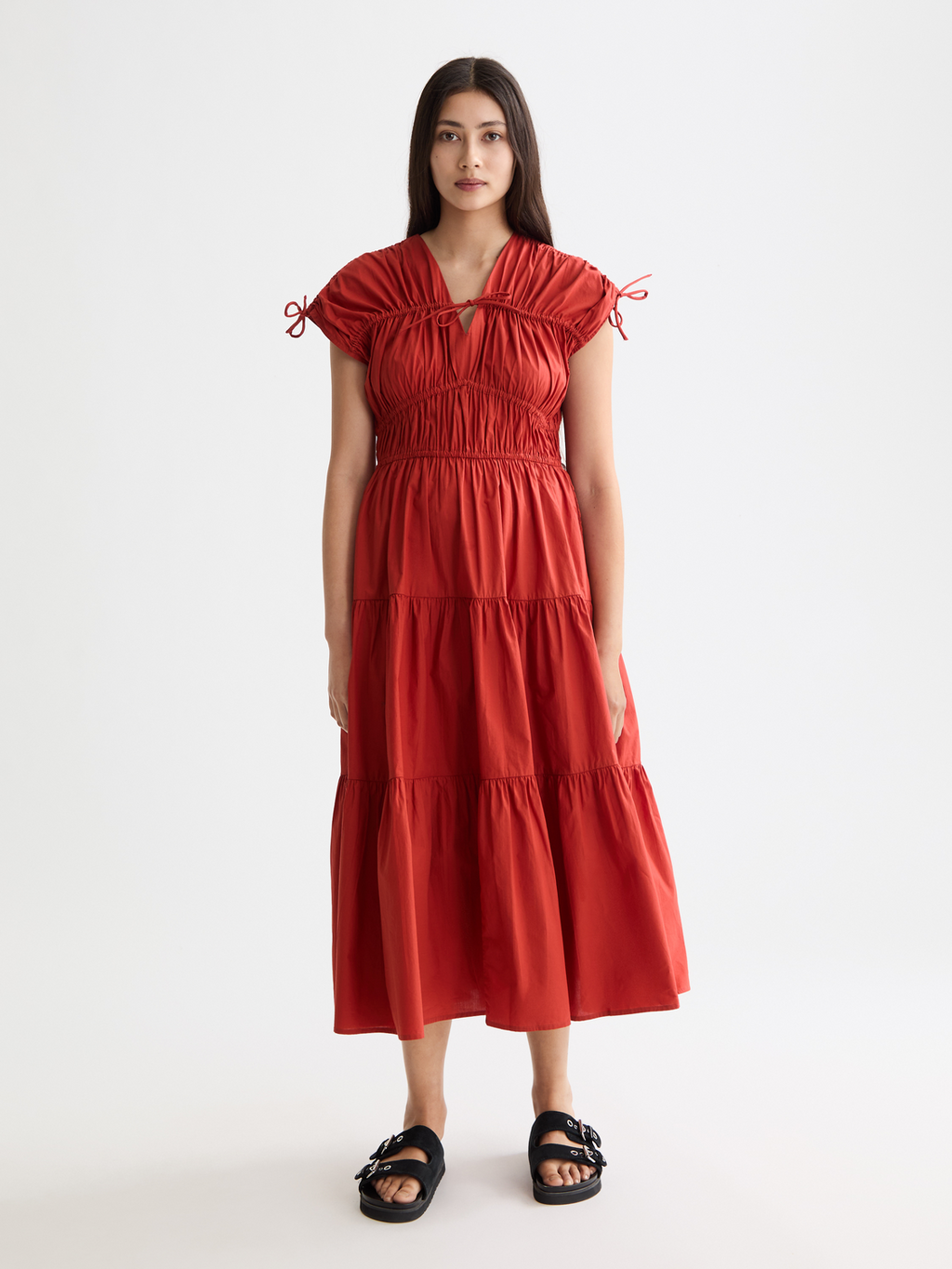 Robe midi froncée avec détails noués