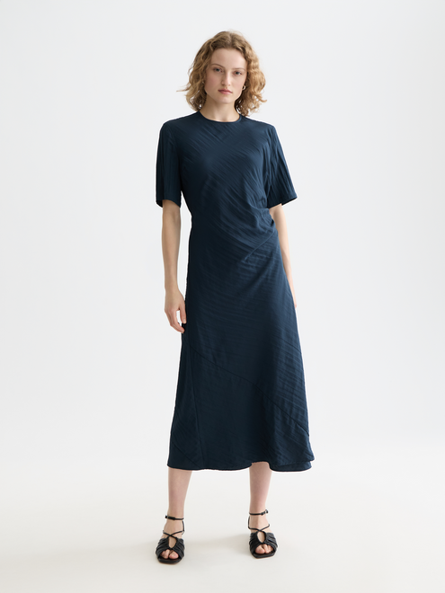 Wickelkleid mit Bindegürtel