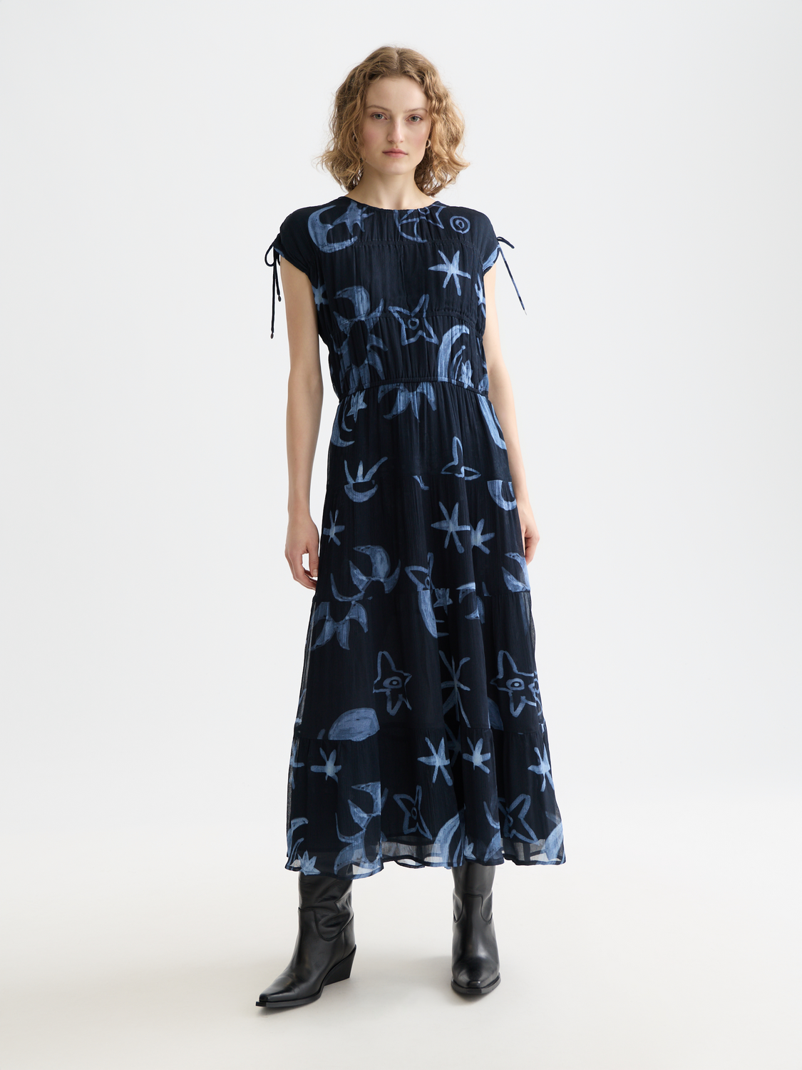 Robe midi froncée à nouer