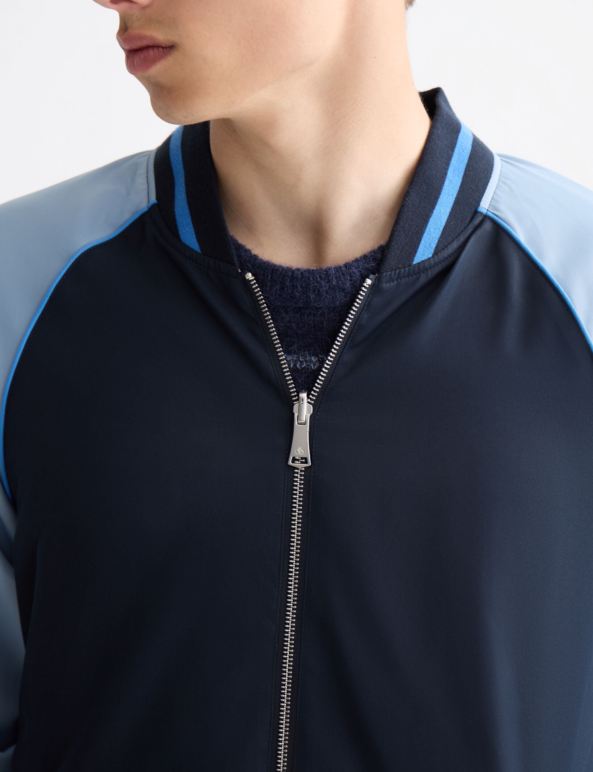 Reversible bomber