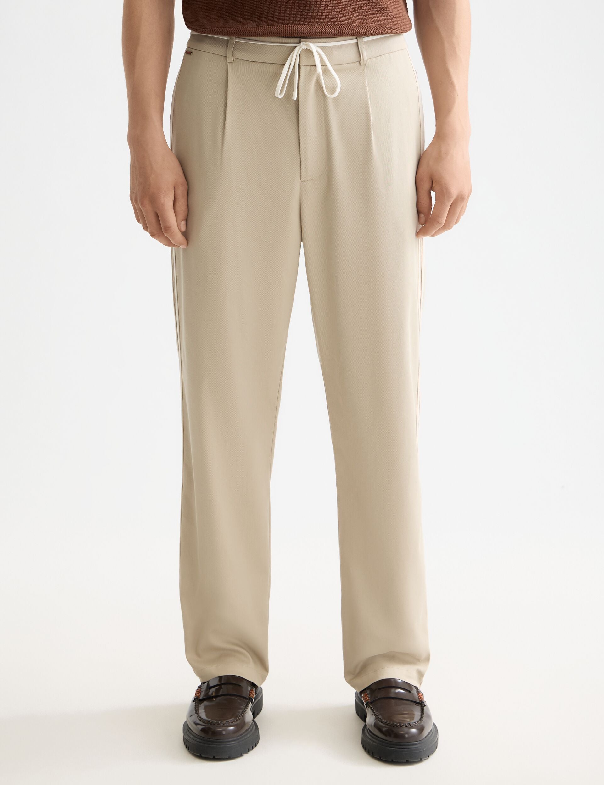 Tape-trimmed twill jersey pleated relaxed straight jogger