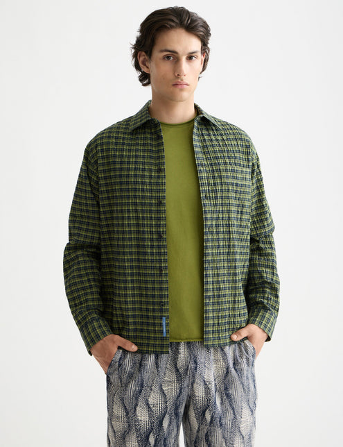 chemise à carreaux froissée