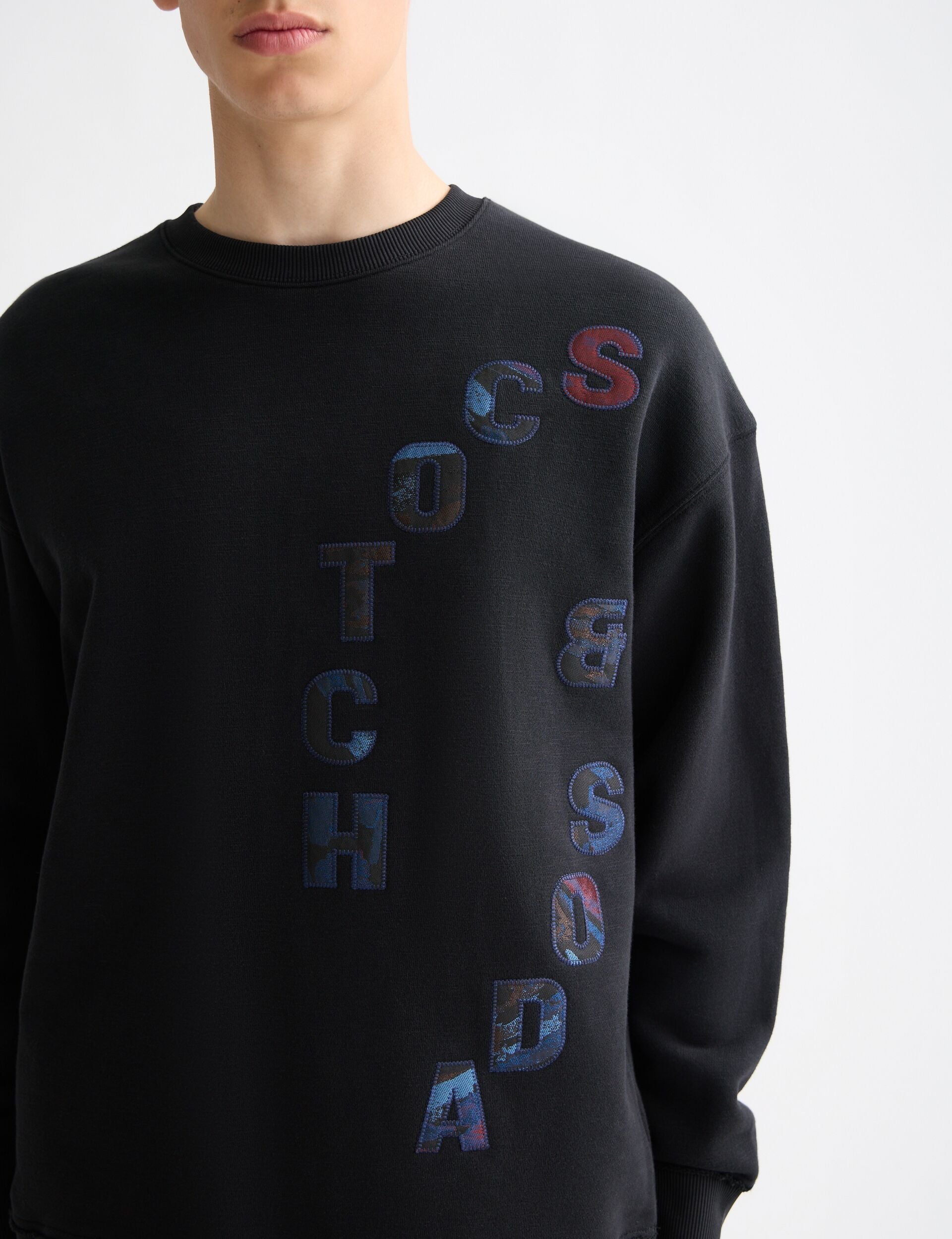 Loose FIt Applique Sweatshirt