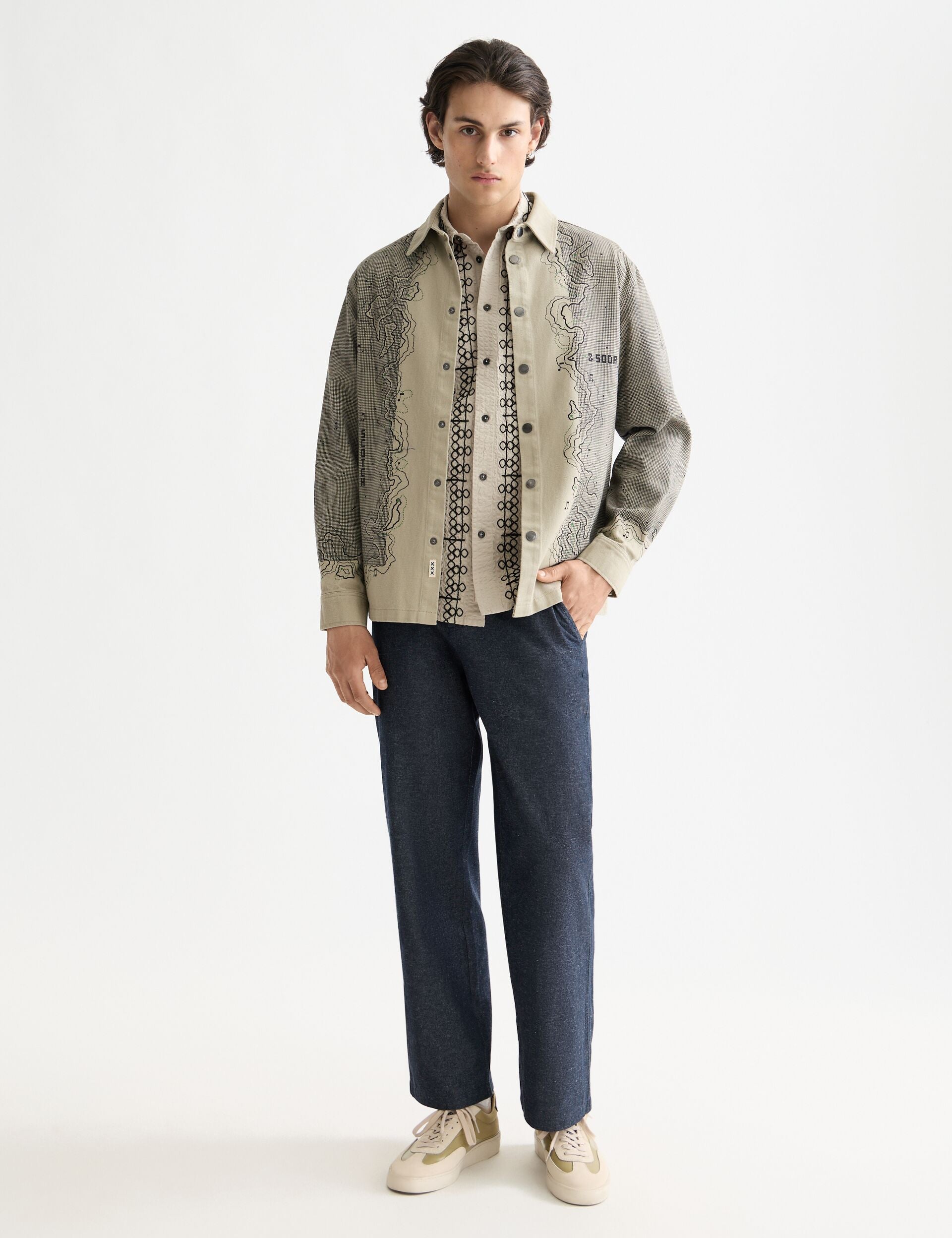 Placement graphic overshirt