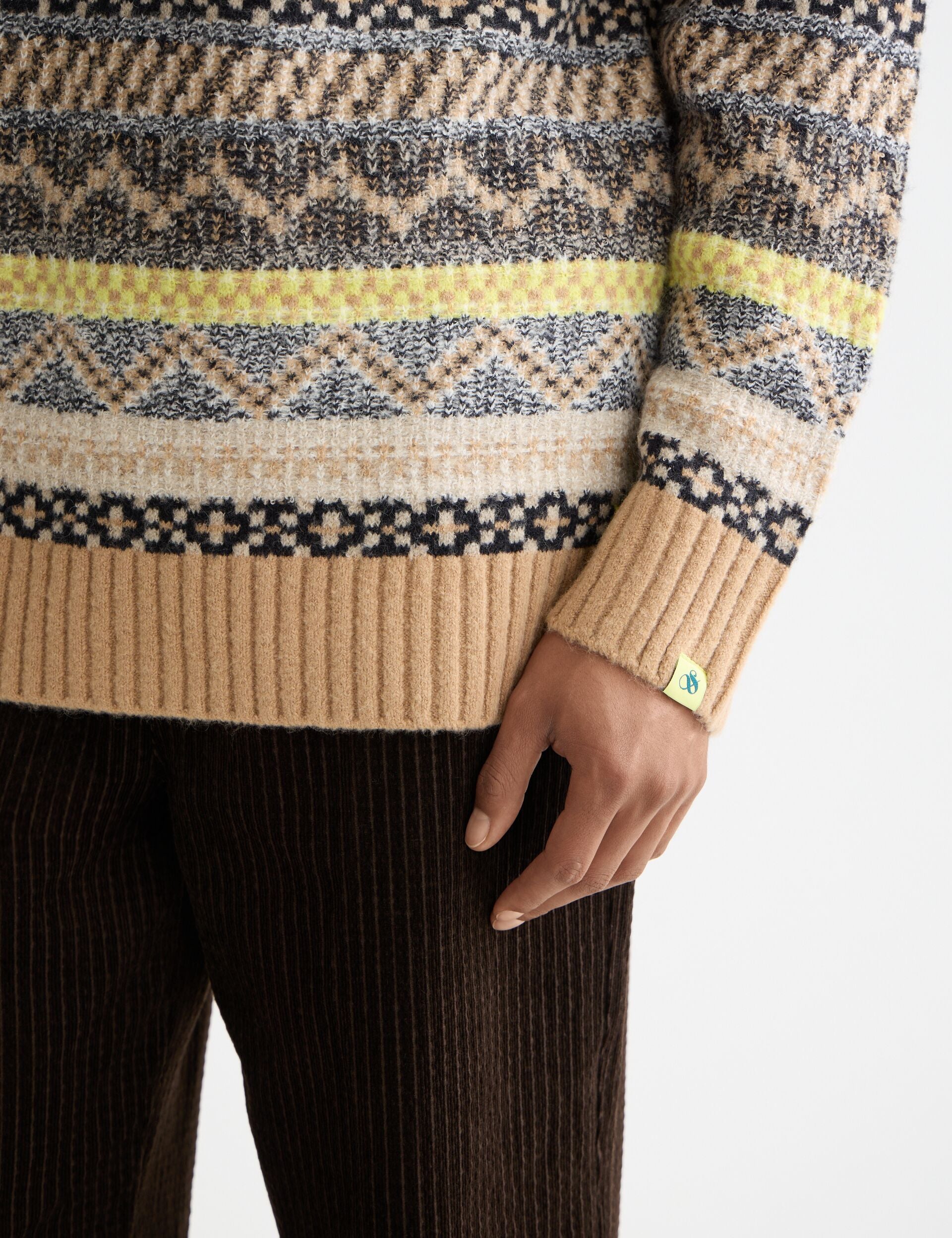 Jacquard dropped shoulder crewneck