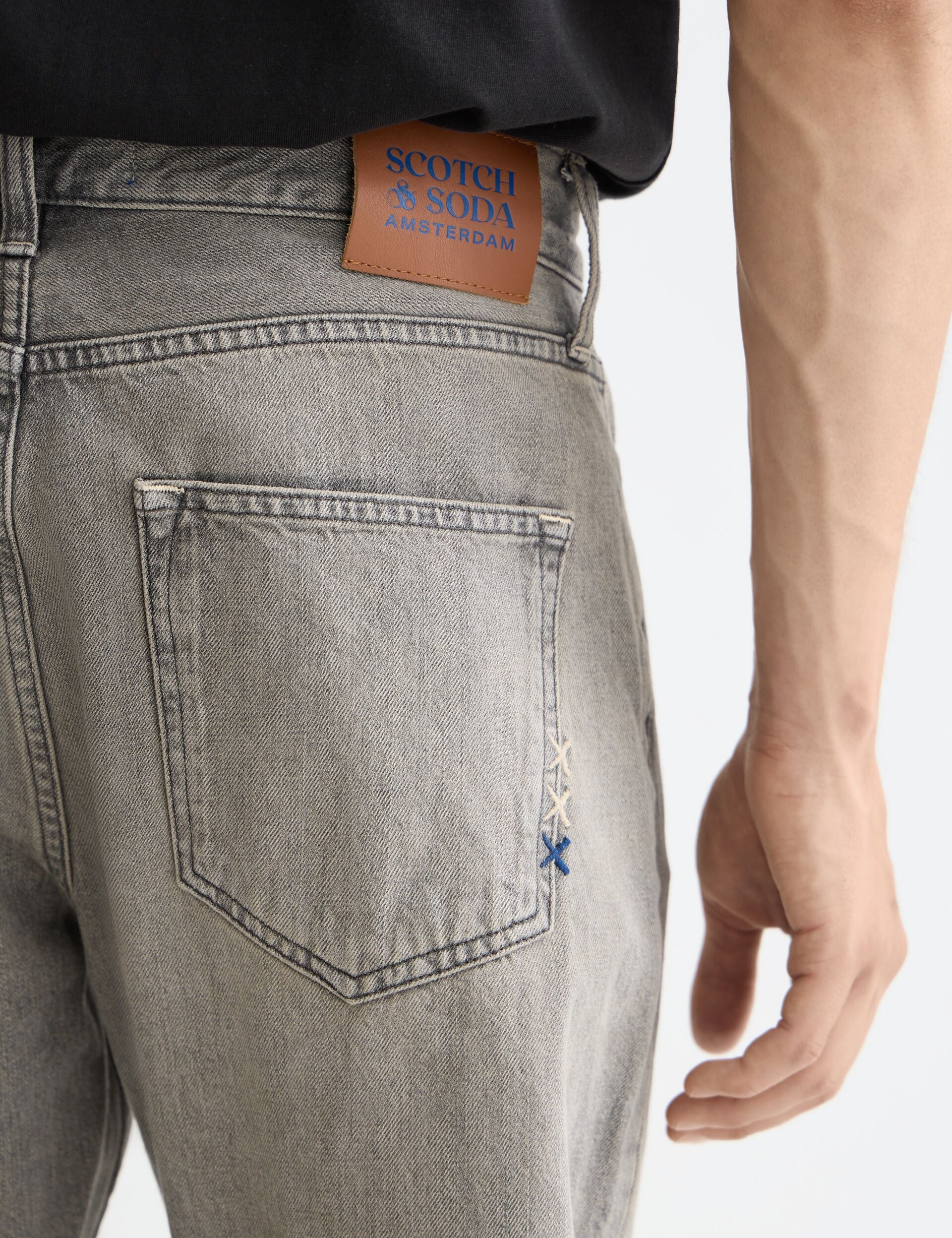 CORE Dean loose tapered jeans — Grey Road