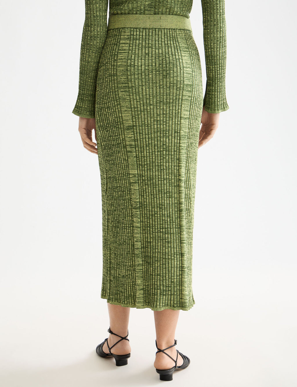 Ribbed knitted maxi skirt