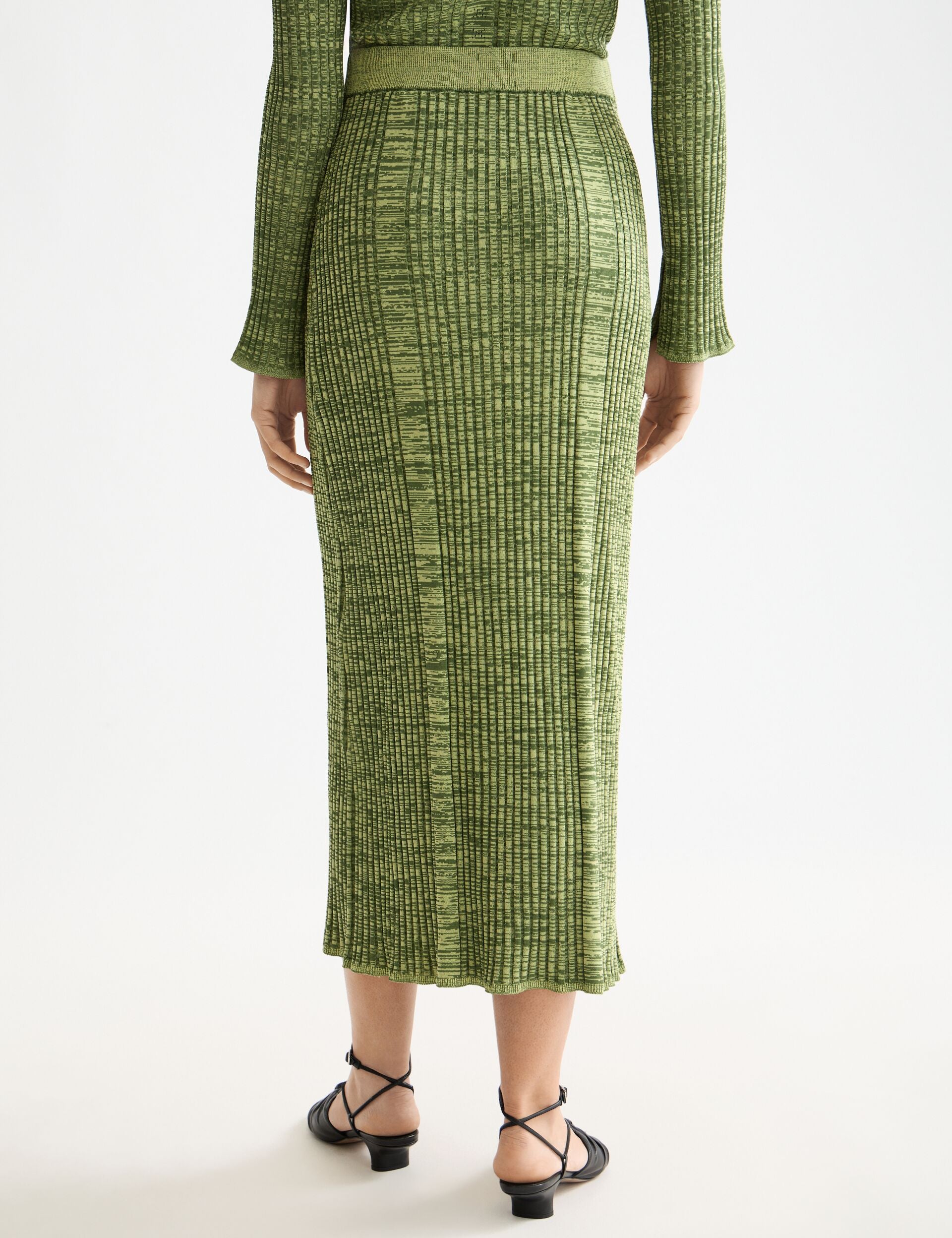Ribbed knitted maxi skirt