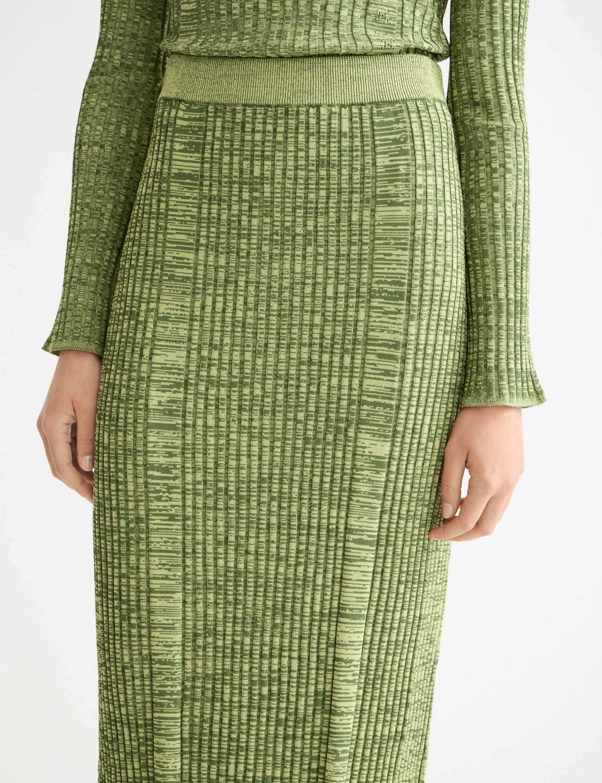 Ribbed knitted maxi skirt