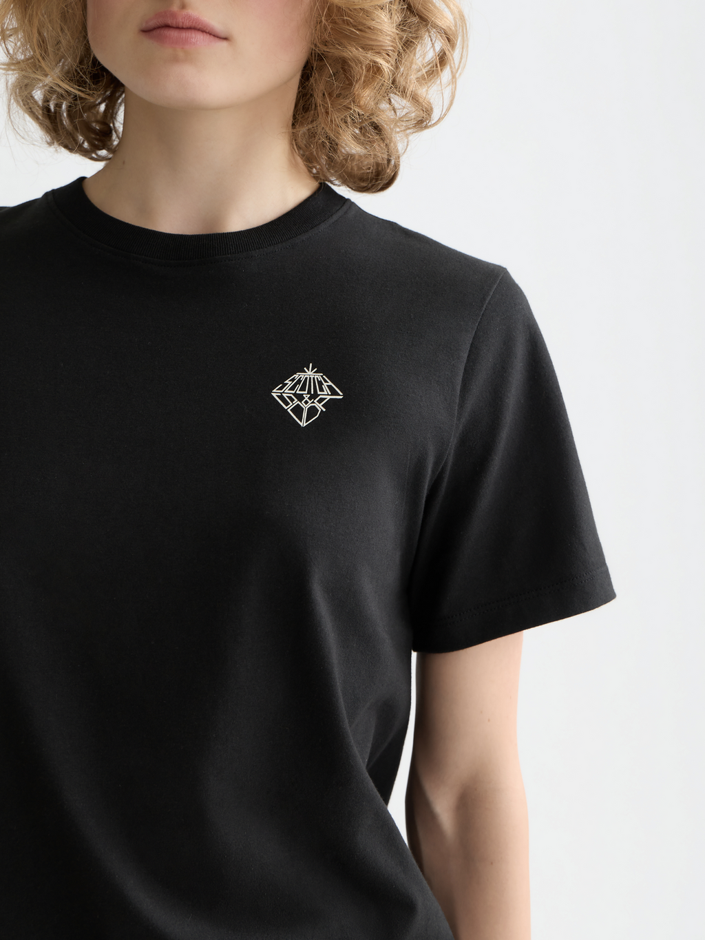 T-shirt classique avec illustration sur la poitrine