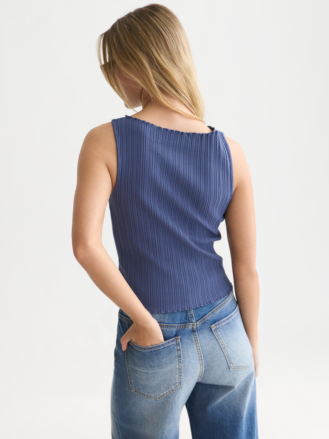 Structured Rib Tank
