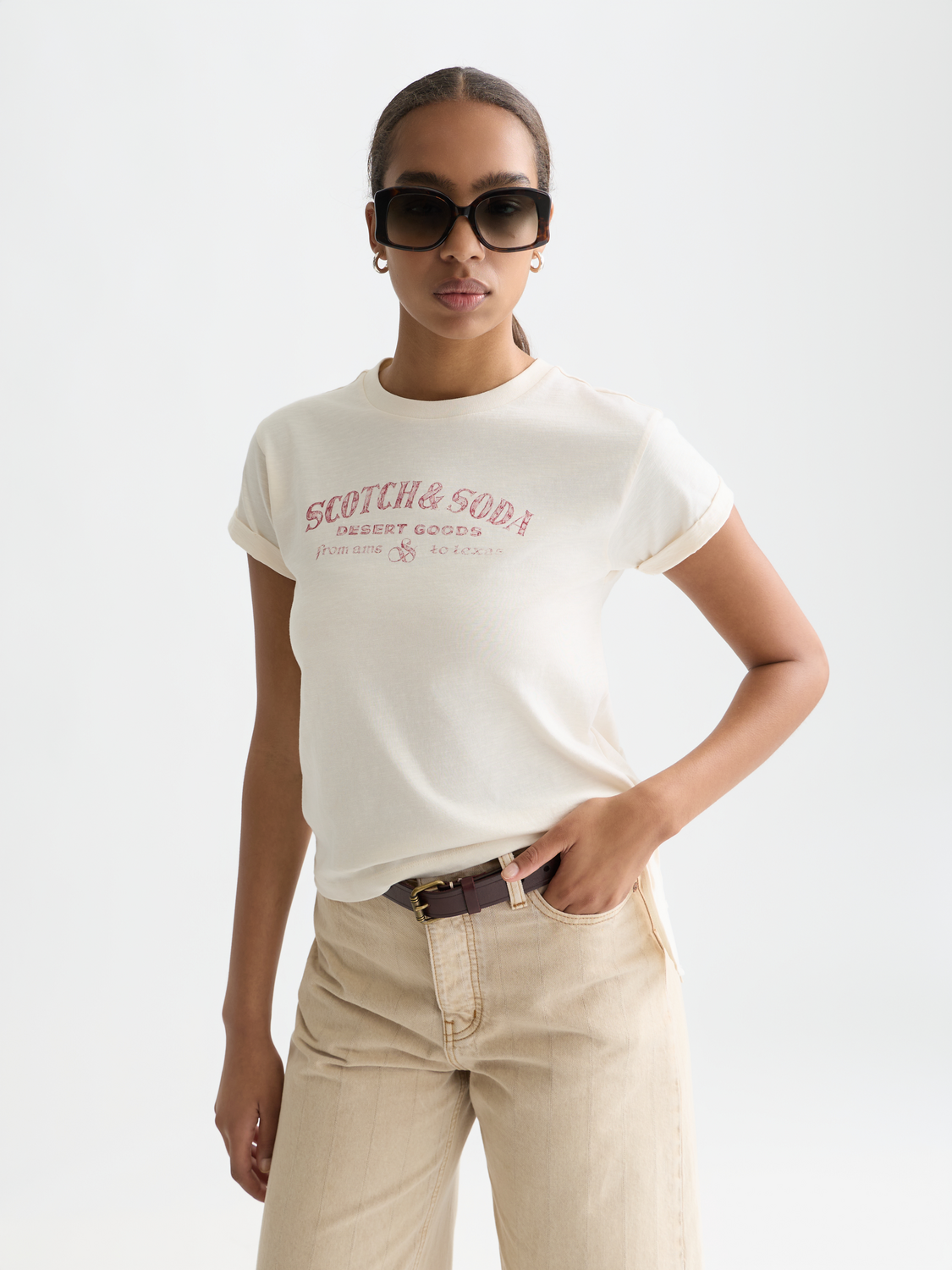 T-shirt illustré avec nœud latéral