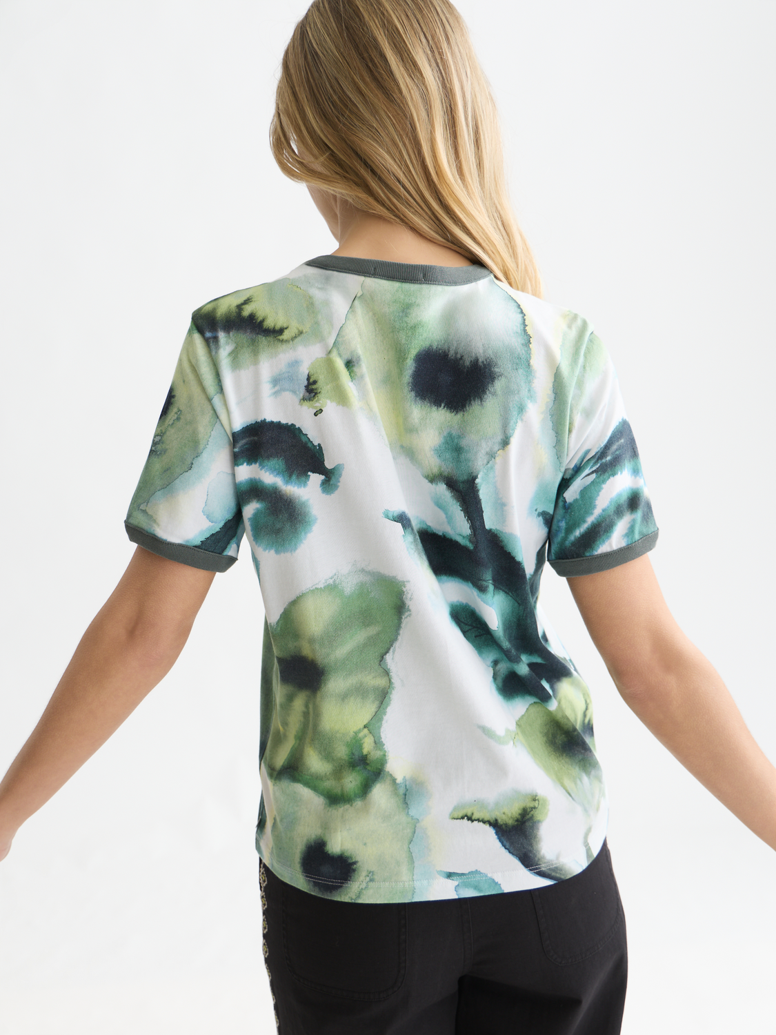 Printed With Contrast Binding Regular-Fit T-Shirt