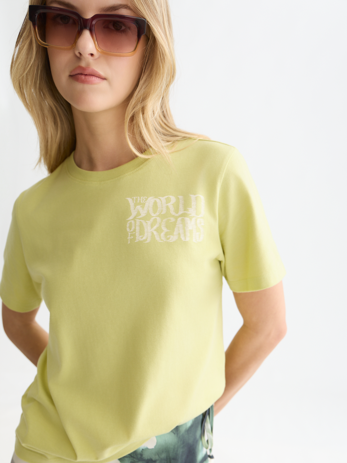 T-Shirt mit Brust-Artwork, normale Passform