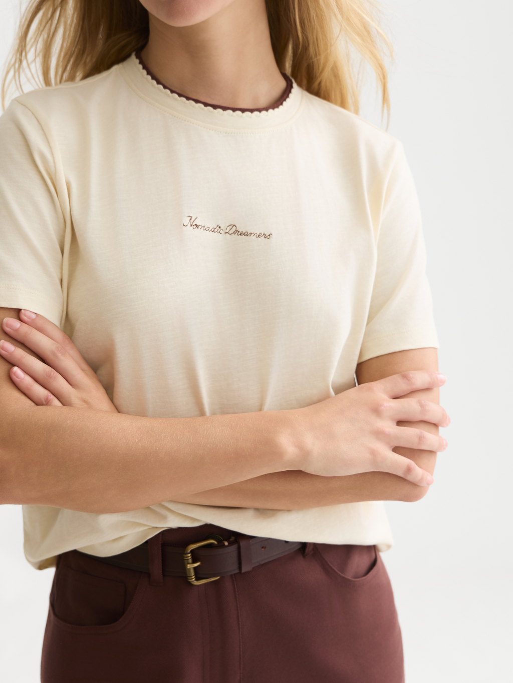 T-shirt coupe droite brodé sur la poitrine