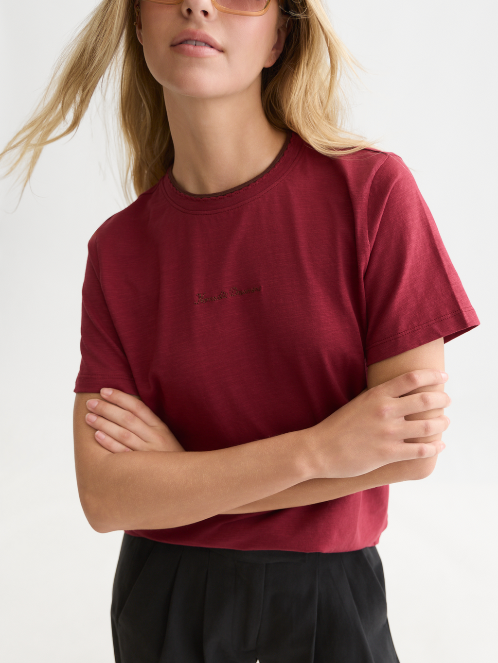 T-shirt coupe droite brodé sur la poitrine