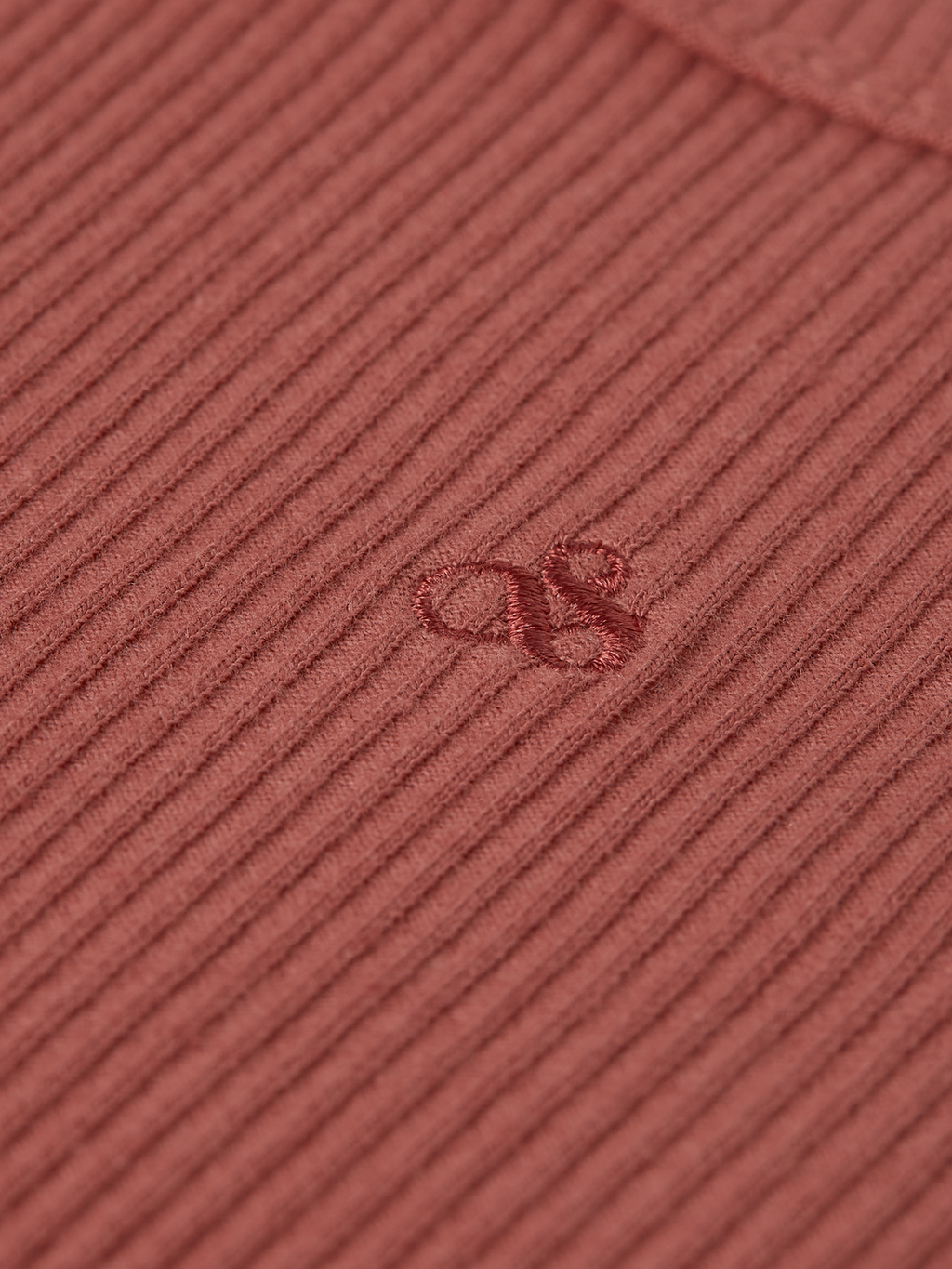 Geripptes T-Shirt, normale Passform