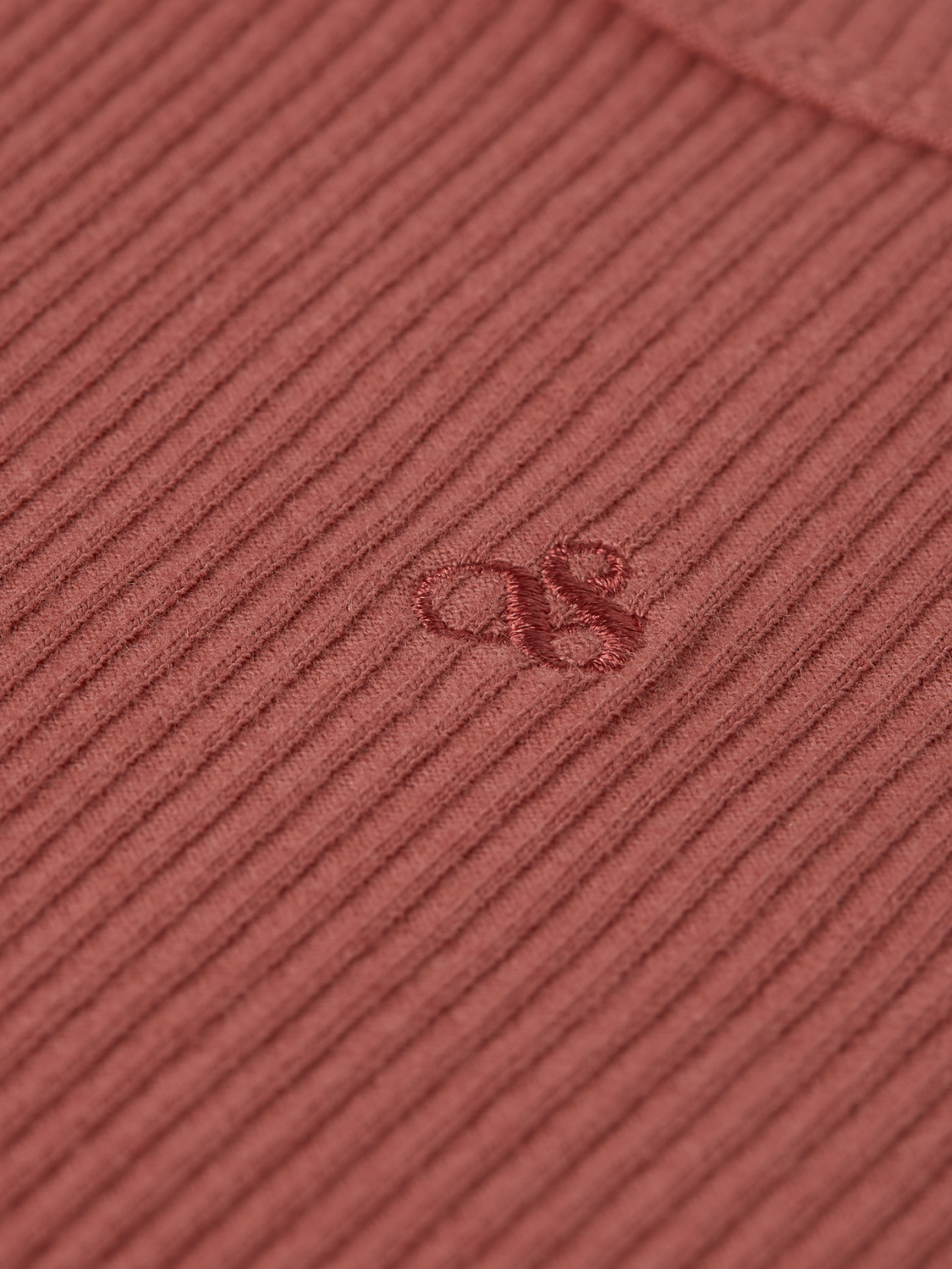 Geripptes T-Shirt, normale Passform