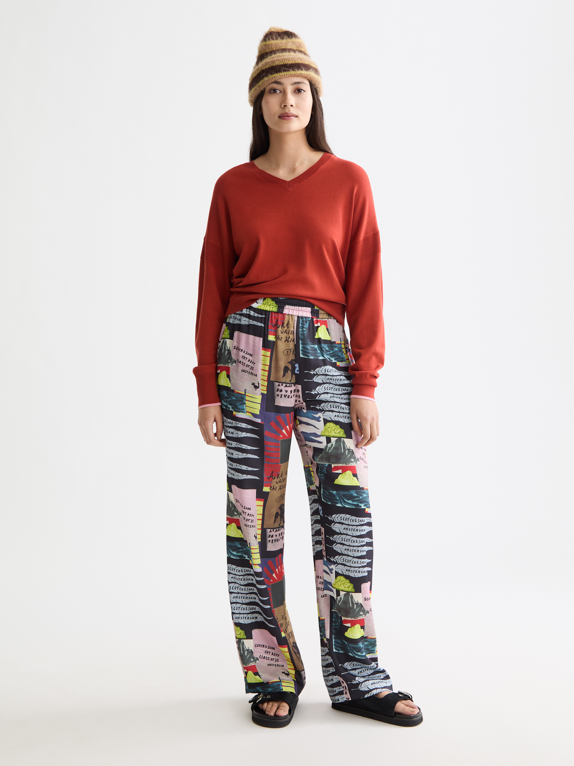 V-Neck Relaxed Pullover