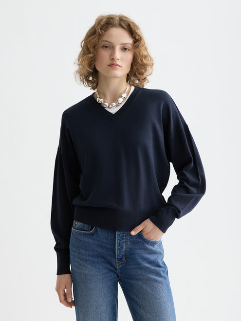 Essentials — V-Ausschnitt Relaxed Pullover