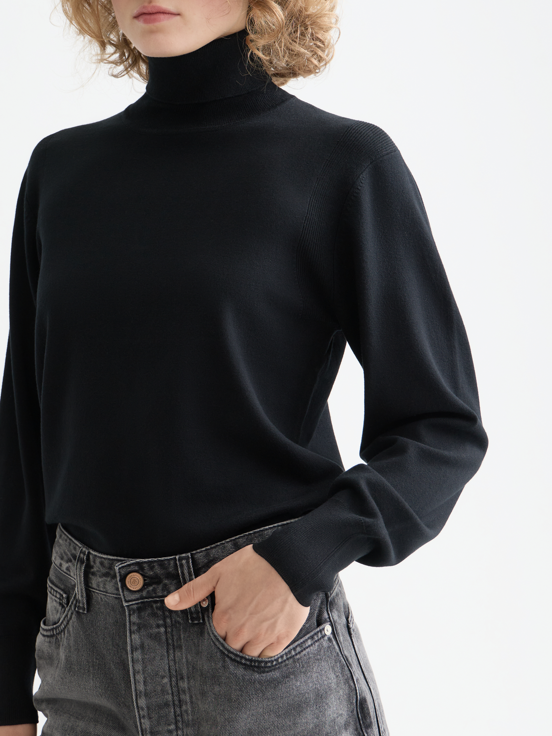 Core Roll Neck Relaxed Pullover