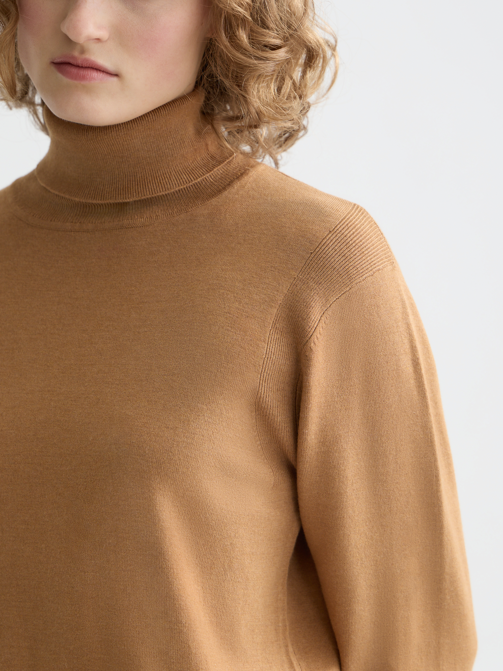 Pull décontracté à col roulé Core