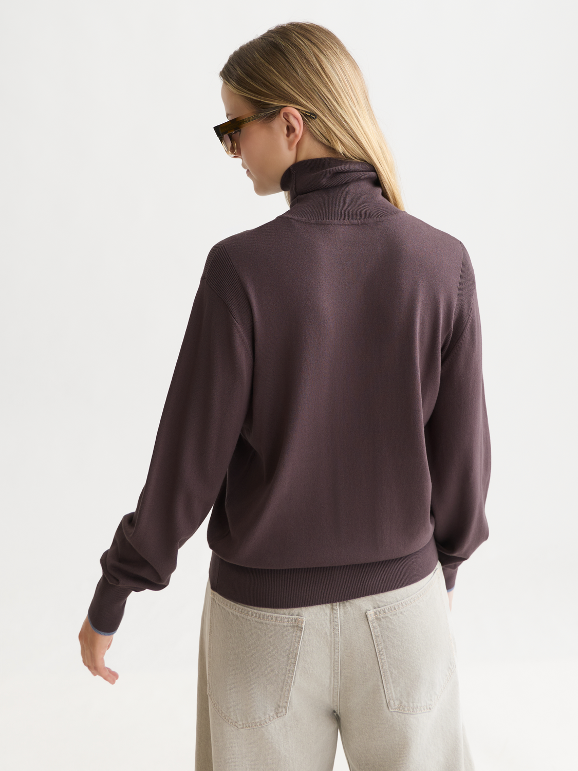 Relaxed Rollneck Knit Pullover