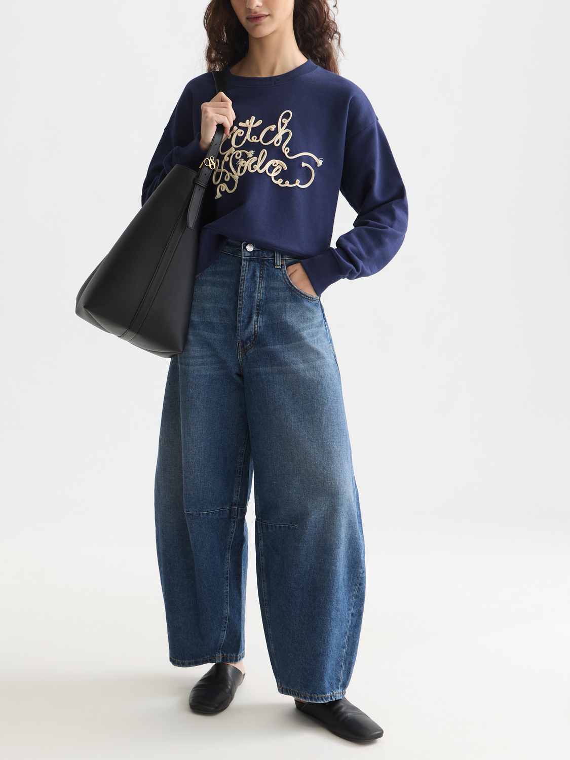 Ribon Embroidery Loose-Fit Sweatshirt