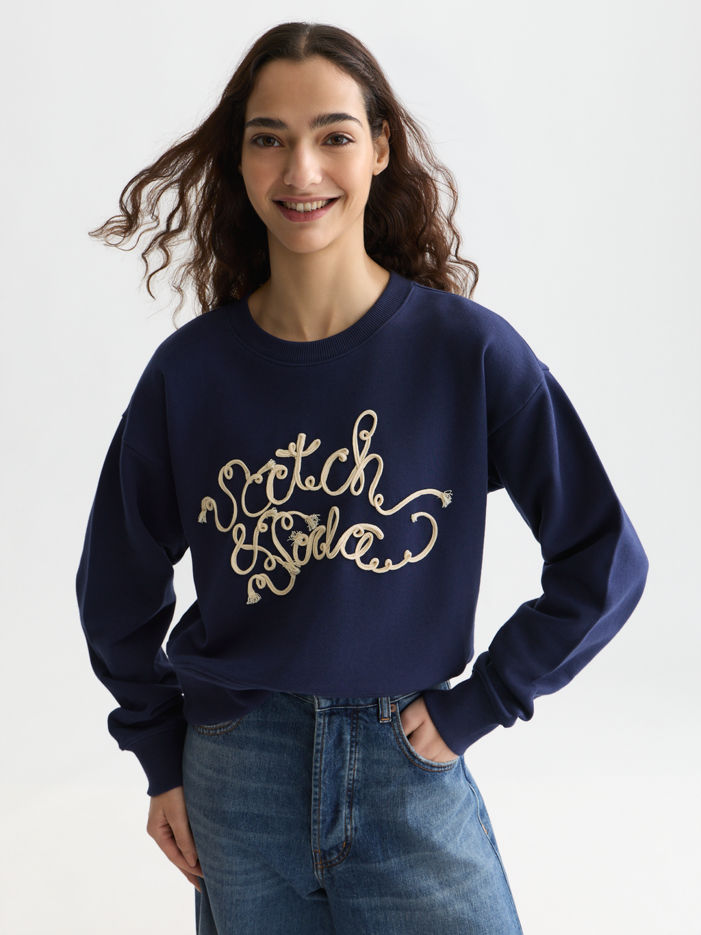 Ribon Embroidery Loose-Fit Sweatshirt