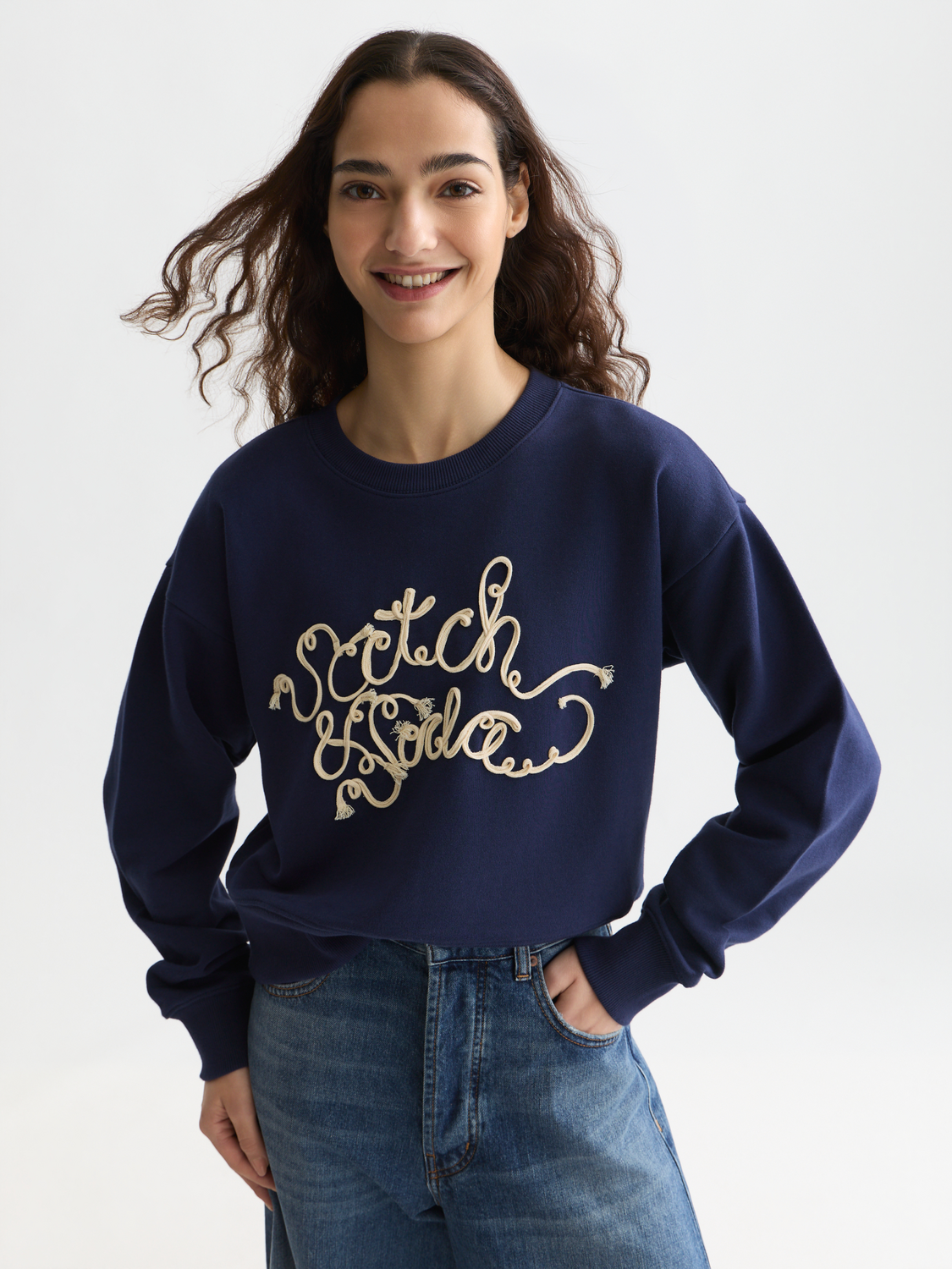 Ribon Embroidery Loose-Fit Sweatshirt