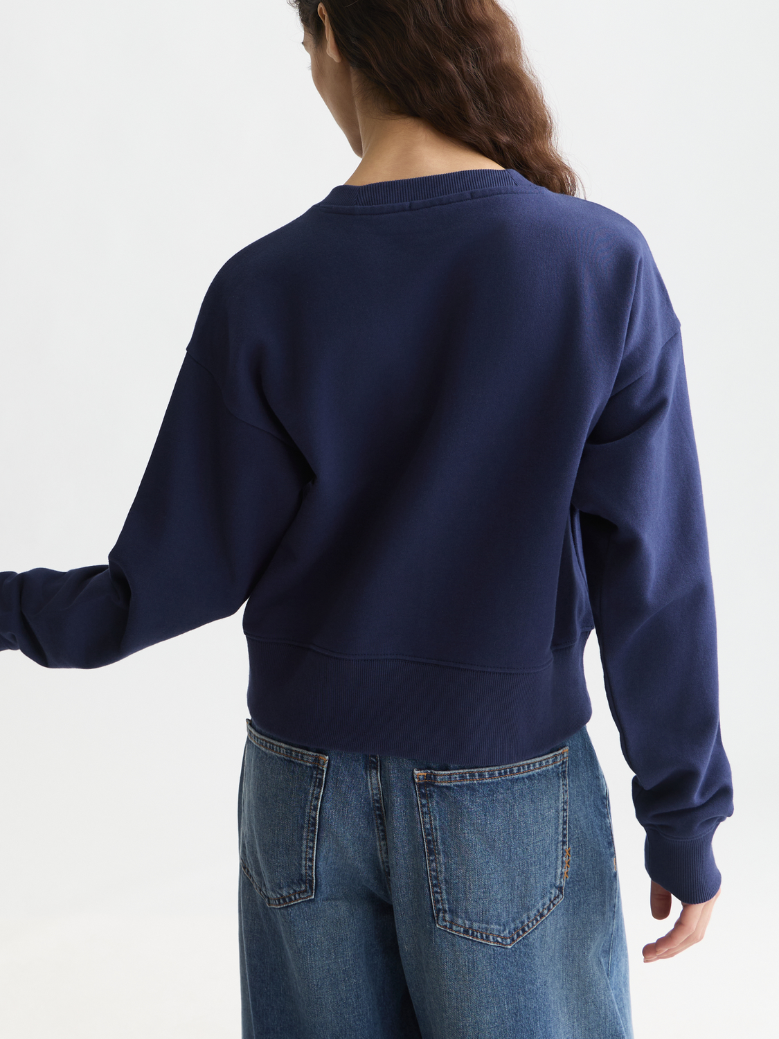 Ribon Embroidery Loose-Fit Sweatshirt