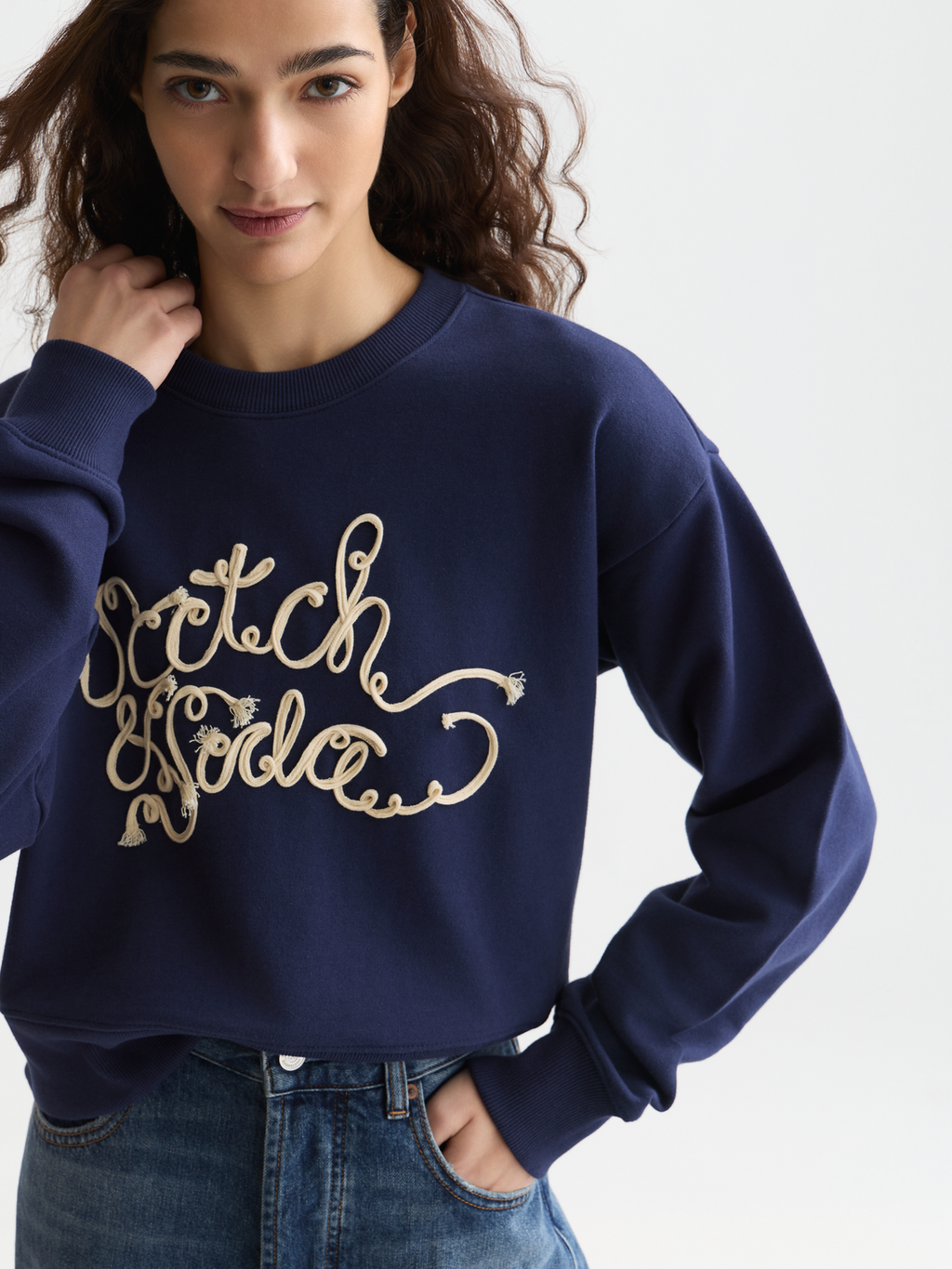 Ribon Embroidery Loose-Fit Sweatshirt