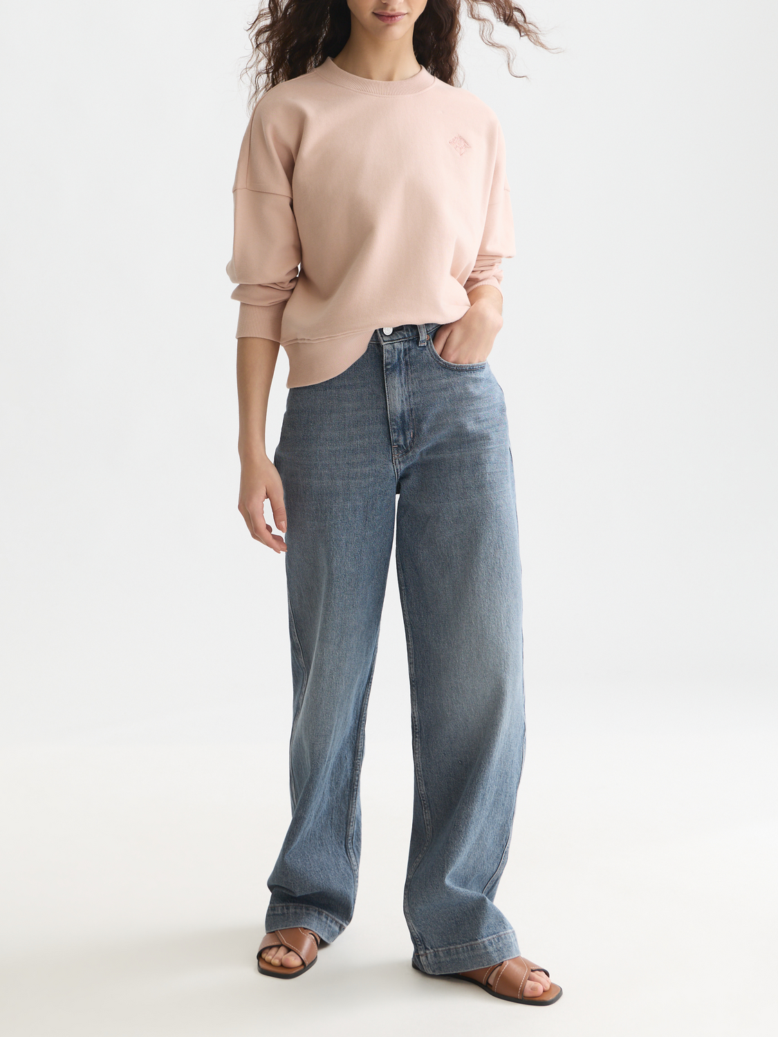 Embroidered Logo Relaxed-Fit Sweatshirt