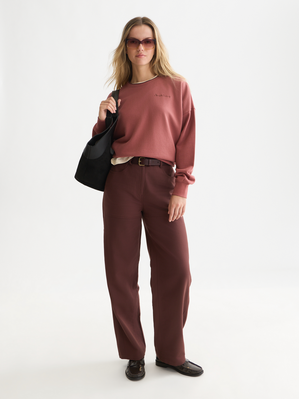 Sweat-shirt coupe décontractée avec broderie sur la poitrine