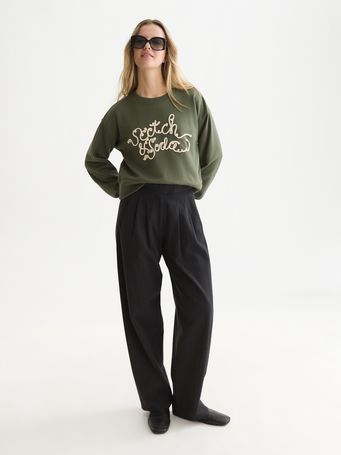 Sweat-shirt ample brodé de rubans
