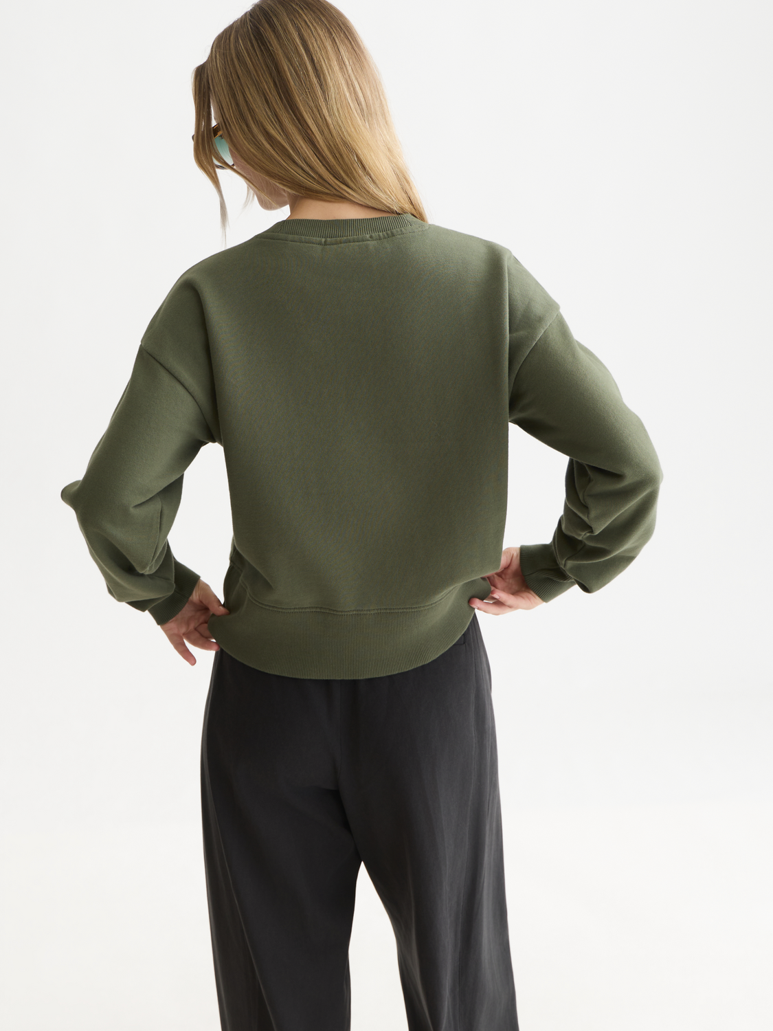 Sweat-shirt ample brodé de rubans